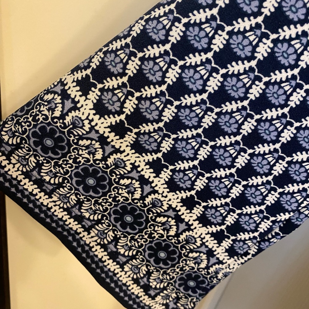 Max Studio Blue Patterned Dress with flared sleeves - Picture 4 of 6